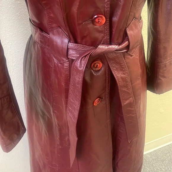 Vintage red leather trench coat - Picture 7 of 12